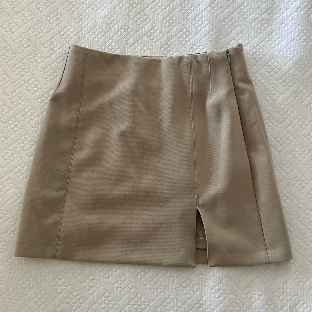 Zara Mini Skirt - Picture 2 of 5